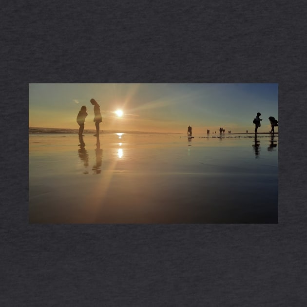 Silhouetted people in a row on a sand beach. by kall3bu